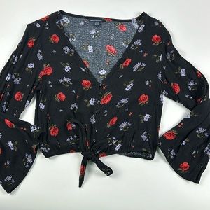 American Eagle Flowy 3/4 Sleeve Crop top Floral Size XS